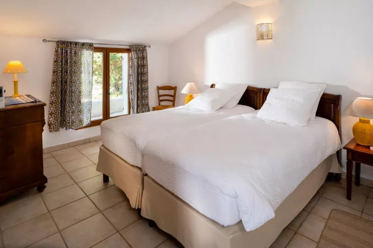 Réserver un appartement au milieu des oliviers en Provence, Dentelles, Le Mas de Lencieu