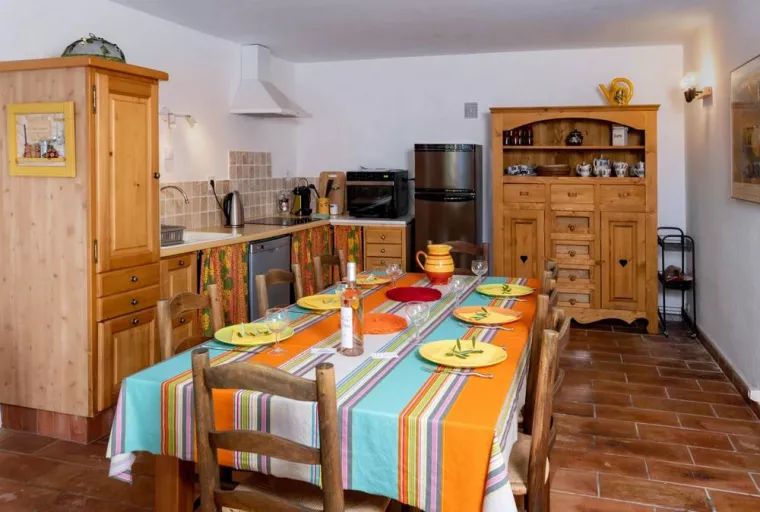 Louer un gîte de caractère en Provence pour 8 adultes, Dentelles, Le Mas de Lencieu