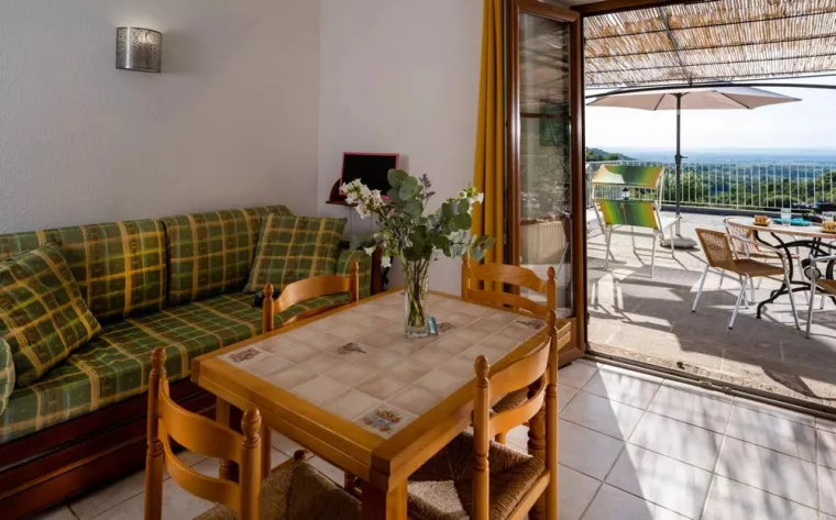 Louer un gîte en Provence avec vue sur les vignes et la vallée du Rhône, Dentelles, Le Mas de Lencieu