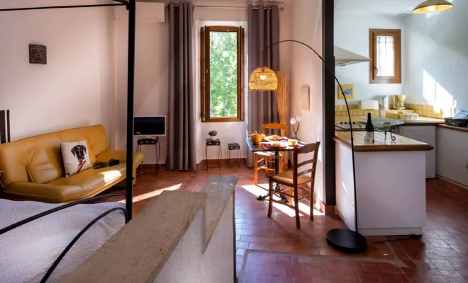 La Dentelière, Dentelles, Le Mas de Lencieu