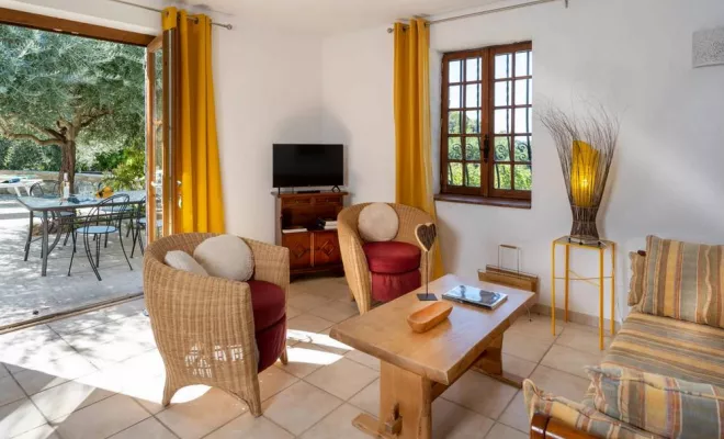  L’Olivier, Dentelles, Le Mas de Lencieu