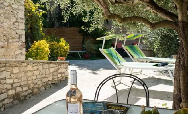 Les activités autour des gîtes, Dentelles, Le Mas de Lencieu