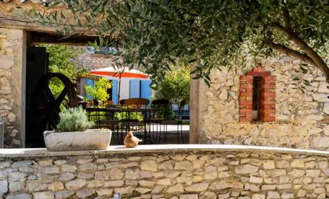 Les activités autour des gîtes, Dentelles, Le Mas de Lencieu