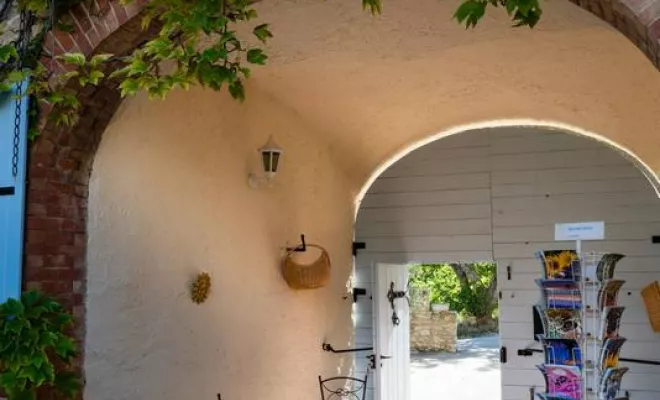 Les activités autour des gîtes, Dentelles, Le Mas de Lencieu