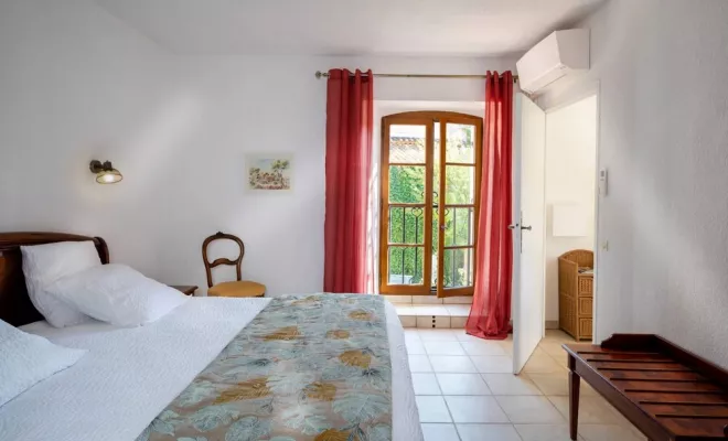 Le Trihado – En provençal : La Treille, Dentelles, Le Mas de Lencieu