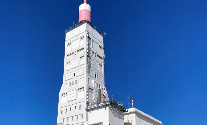 Bientôt les vacances de Pâques au Mas de Lencieu, Les Dentelles de Montmirail, Le Mas de Lencieu
