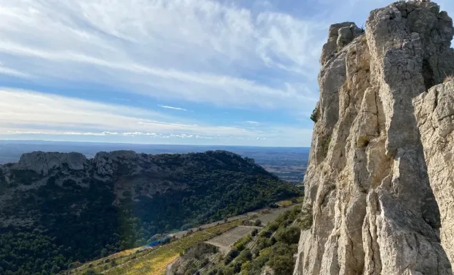 Bientôt les vacances de Pâques au Mas de Lencieu, Les Dentelles de Montmirail, Le Mas de Lencieu