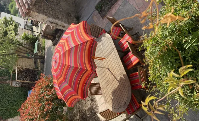 Mars, le printemps s'invite dans les Dentelles de Montmirail en Provence, Les Dentelles de Montmirail, Le Mas de Lencieu