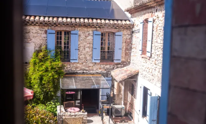 La Dentelière, Dentelles, Le Mas de Lencieu