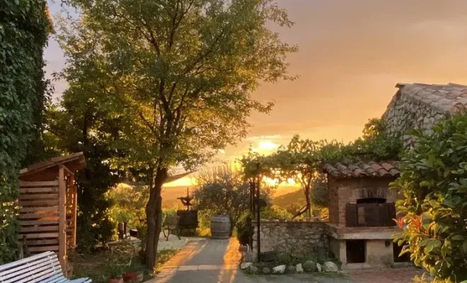 Venez savourer l'automne provençal au Mas de Lencieu, gîtes de caractères, Les Dentelles de Montmirail, Le Mas de Lencieu
